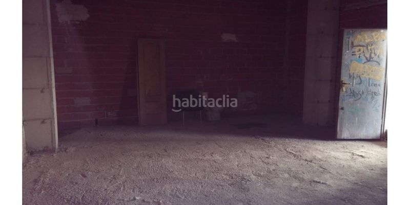 Foto ee48b882-8175-4e04-a7f5-0f765e874f46. Local comercial a Avenida de Abril-9 de Octubre Sagunt