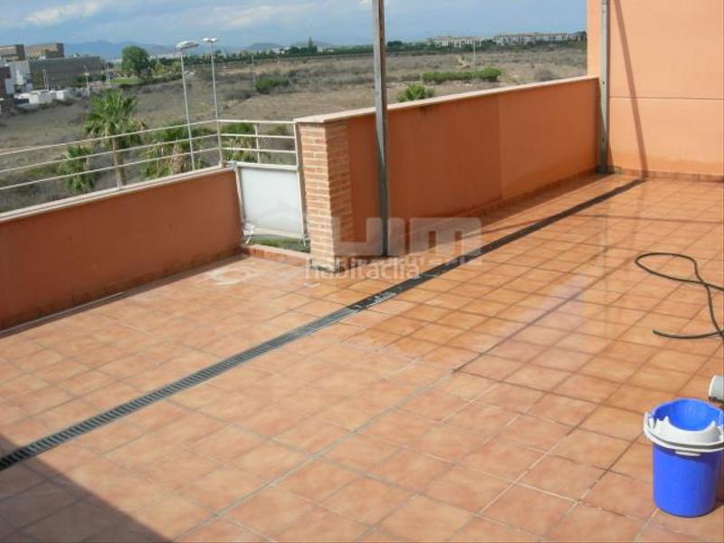 Foto 2a600e9b-d5d9-4e8c-814b-4a02ccbf5d10. Maison jumelée avec chauffage parking dans Nuevo Centro Sagunt