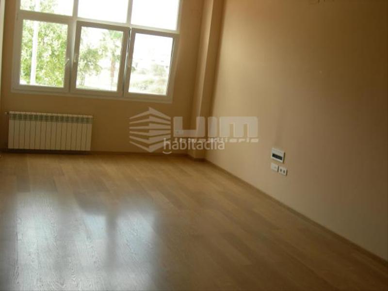 Foto df20ab7c-ca48-4608-a9a5-647516874537. Maison jumelée avec chauffage parking dans Nuevo Centro Sagunt