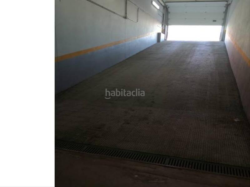 Foto 6f120ae3-a895-4288-a07e-0611036d7356. Aparcament cotxe a Avenida de Abril-9 de Octubre Sagunt