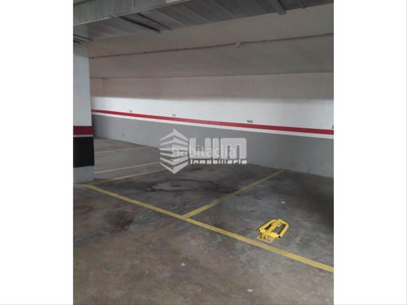 Foto 493ca118-0b55-4dfa-823d-66fff9a3ee6e. Parking voiture dans Avenida de Abril-9 de Octubre Sagunt