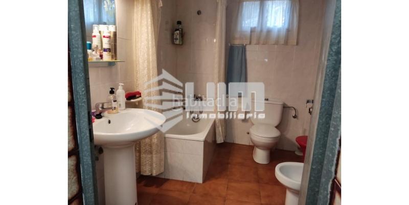 Foto b4687854-b52d-49df-b885-f7f1405c47d1. Chalet avec parking piscine dans Centro-El Castillo Sagunt