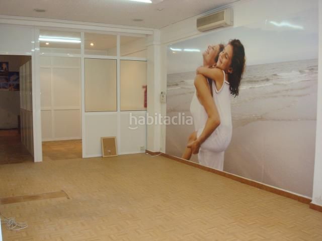 Foto 2f6be557-86da-4329-9530-fead1b3f314b. Local comercial a Avenida de Abril-9 de Octubre Sagunt