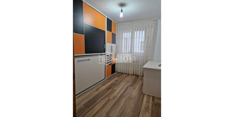 Foto 1aafb6a3-9e31-4c97-8447-2e673c016861. Pis a Nuevo Centro Sagunt