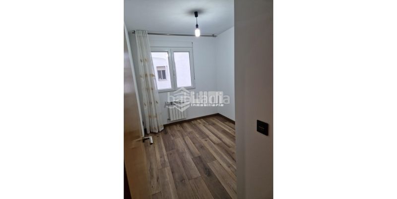 Foto 5de78af4-f8e6-49f9-b0bc-b30fb9438d77. Pis a Nuevo Centro Sagunt