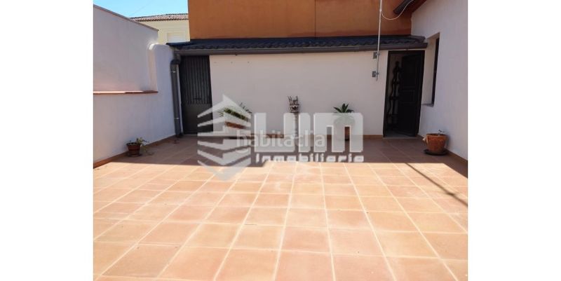 Foto a2d09452-84ae-409a-bad5-033bbee693a8. Casa amb calefacció aparcament a Centro puerto Sagunt