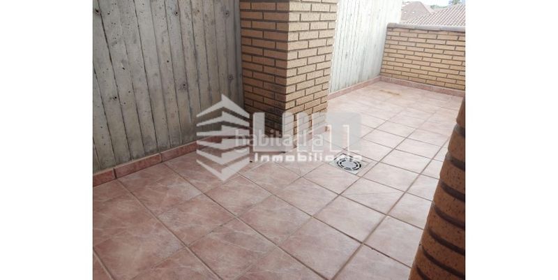 Foto 7bf9bbac-3b6e-4ec2-88da-16d0afeddcdd. Casa adossada amb calefacció aparcament a San José-Los Metales Sagunt