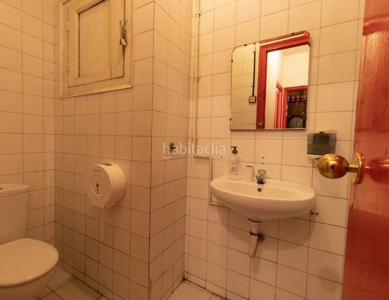 Foto 10747b99-6b79-4eff-9771-f9d2fba16466. Local comercial a La Font d´en Fargues Barcelona