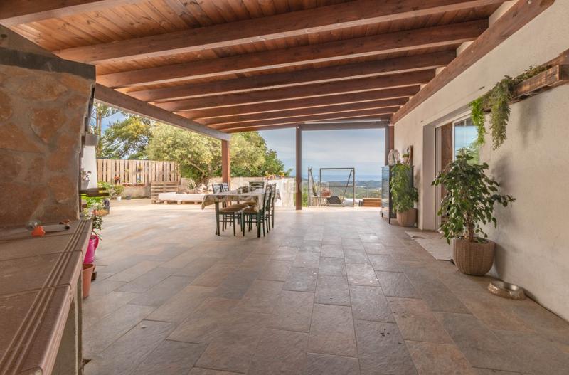 Foto 35b6a4cc-b3bb-4d0b-8ef6-96db98acebf4. Chalet mit kamin heizung parking pool in Sant Cebrià de Vallalta