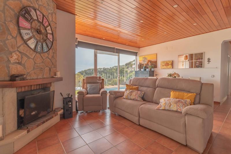 Foto d0b303d2-5731-48a7-8cf5-dd0e3ad95c79. Chalet mit kamin heizung parking pool in Sant Cebrià de Vallalta