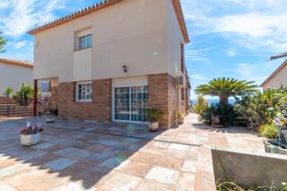 Chalet dans Canet de Mar. Torre a pocos minutos de la playa andando
