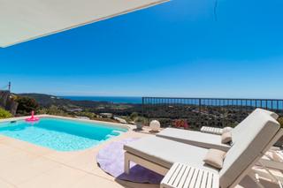 Chalet dans Sant Cebri de Vallalta. Torre con vistas panormicas al mar