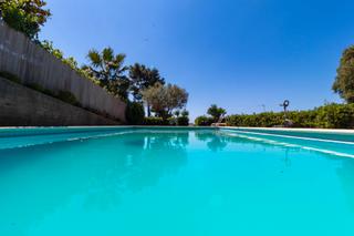 Xalet a Sant Cebri de Vallalta. Torre grande con piscina