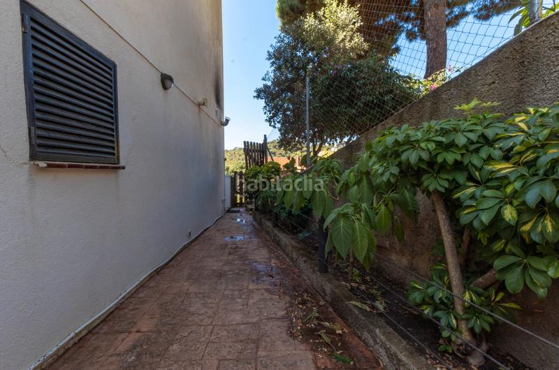 Foto 4e077624-a773-4b3e-96e5-79e613ed16e2. Xalet amb xemeneia aparcament piscina a Sant Cebrià de Vallalta