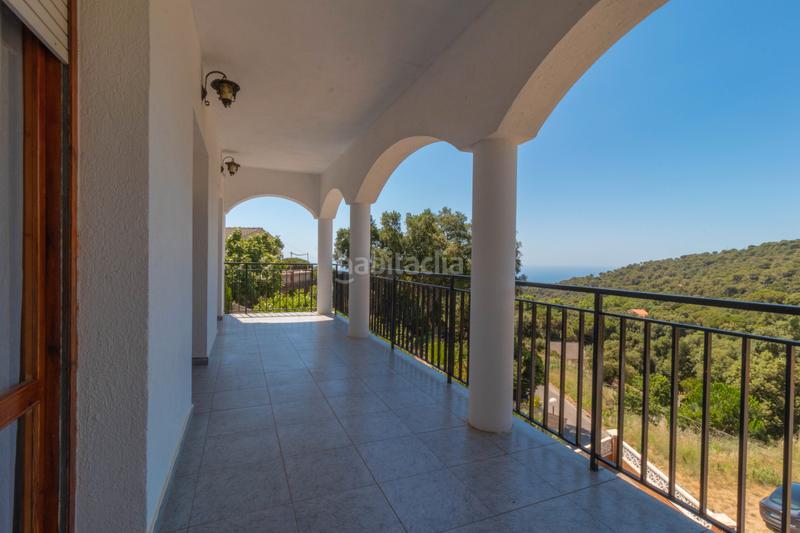 Foto c7fa7004-84ff-4235-ad66-d8f3a7204494. Xalet amb xemeneia aparcament piscina a Sant Cebrià de Vallalta