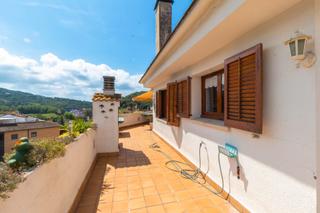 Appartement à Sant Cebrià de Vallalta. Ático en sant cebrià de vallalta con terraza
