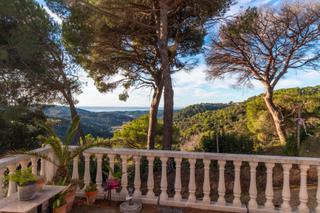 Maison jumelée à Sant Cebrià de Vallalta. Torre en planta baja con vistas al mar