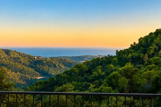 Xalet a Sant Cebrià de Vallalta. Magnífico chalet independiente con vistas al mar en parcela de 8
