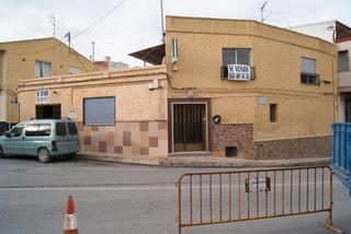 Local commercial à Carrer carmen 12. Local y vivienda, en arneva, orihuela, alicante