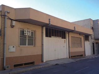 Locale commerciale in Calle los pasos 31. Local comercial en redován, alicante