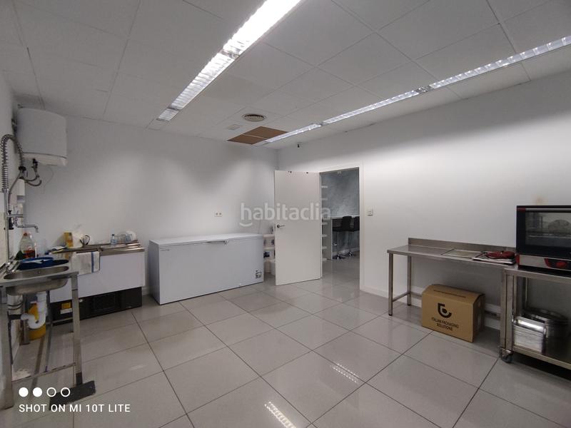 Foto f25b55df-07fb-40ac-817a-20cdddb36215. Traspàs local comercial a Centro Elche / Elx
