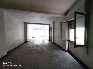 Edifici a Reina Victoria - Miguel Hernández. Cuatro viviendas, un local bajo  y garaje