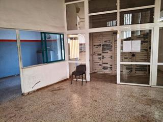 Industrial building in El Toscar