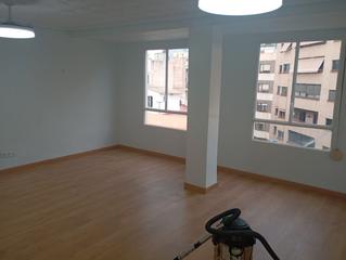 Location Appartement à Pont Nou - Corazón de Jesús. Piso con ascensor sin amueblar