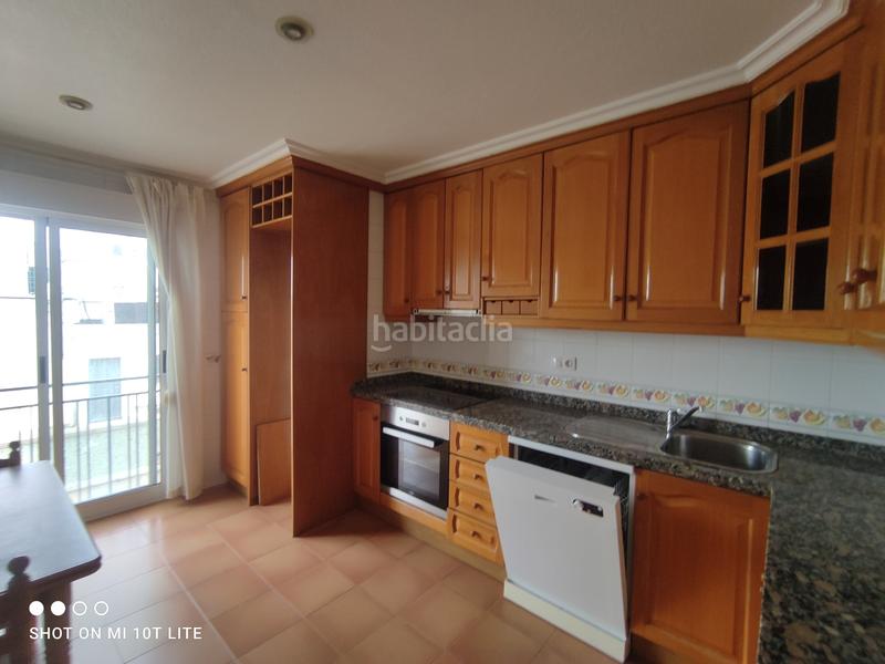 Foto 9d3a9a6a-1ccd-4da4-b8b3-50b568c5db07. Alquiler piso  exterior con vistas a las palmeras en Elche / Elx