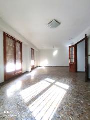 Piso en Carrús Este. Vivienda exterior con ascensor