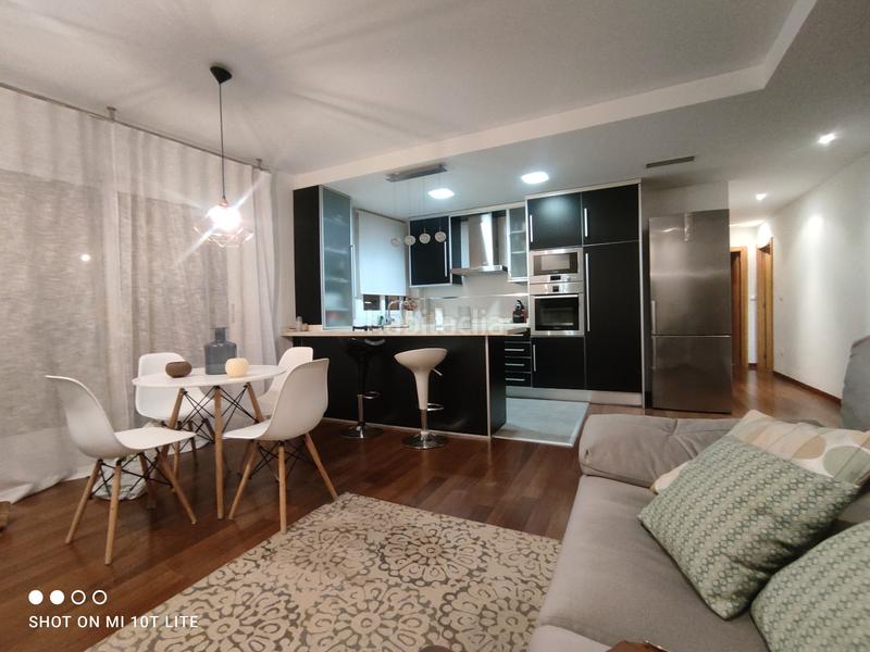 Foto 0f32c2ff-1cb9-4619-881e-75f00c948681. Rent flat with parking in Centro Elche / Elx