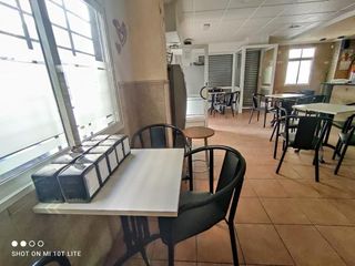 Business premise in El Raval - Portes Encarnades. Local exterior en raval