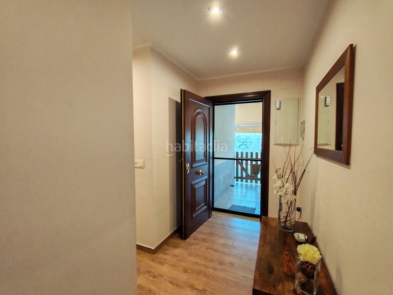Foto 5ec585e6-1912-473b-9993-36e780ce6e7d. Casa aparellada amb aparcament a Alzabares Elche / Elx