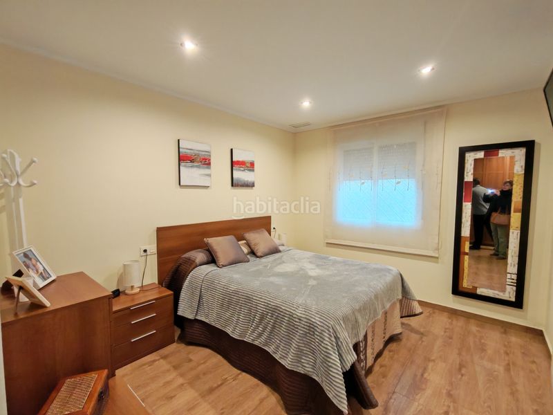 Foto 71a515e3-430b-4c8c-9196-0843a6c0bb74. Casa aparellada amb aparcament a Alzabares Elche / Elx