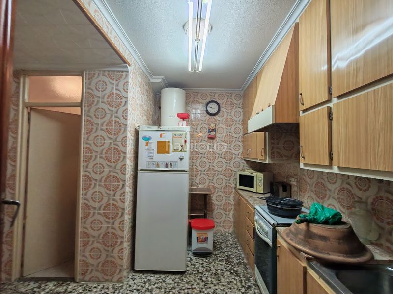 Foto b829c49d-02a5-4cd6-ab98-1b710a2c82dc. Casa adossada a Reina Victoria - Miguel Hernández Elche / Elx