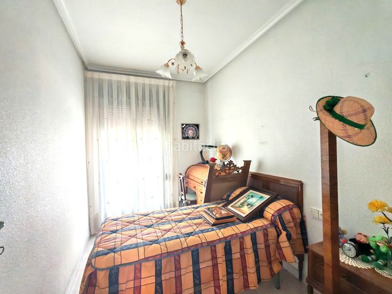 Foto c4b4644c-53d9-4816-955e-6afea021e2b4. Casa adossada a Reina Victoria - Miguel Hernández Elche / Elx