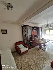 Appartamento in Carrús Oeste. Piso exterior con ascensor, balcon y garaje