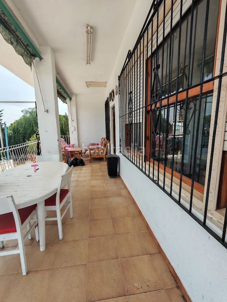Foto 057a0608-fe96-47a3-a489-70251486c43d. Casa amb piscina a Peña de las Águilas Elche / Elx