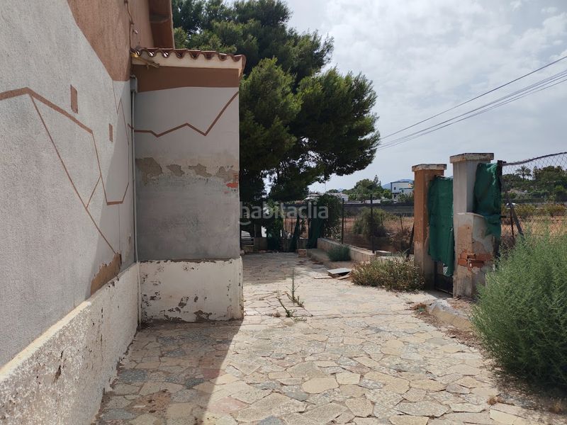 Foto 2b537223-9931-4b22-8210-2fa0f1610fed. Casa amb piscina a Peña de las Águilas Elche / Elx
