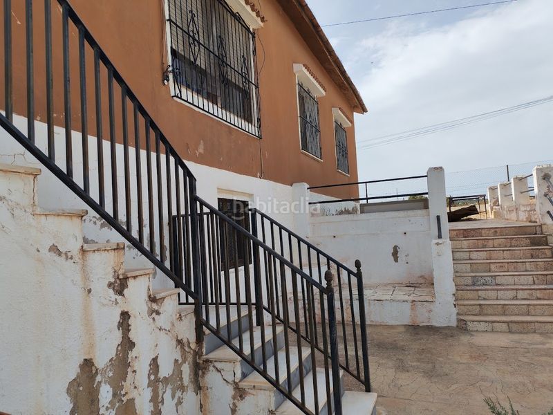 Foto bae0dd28-8548-4d7e-a121-2510af373a53. Casa amb piscina a Peña de las Águilas Elche / Elx