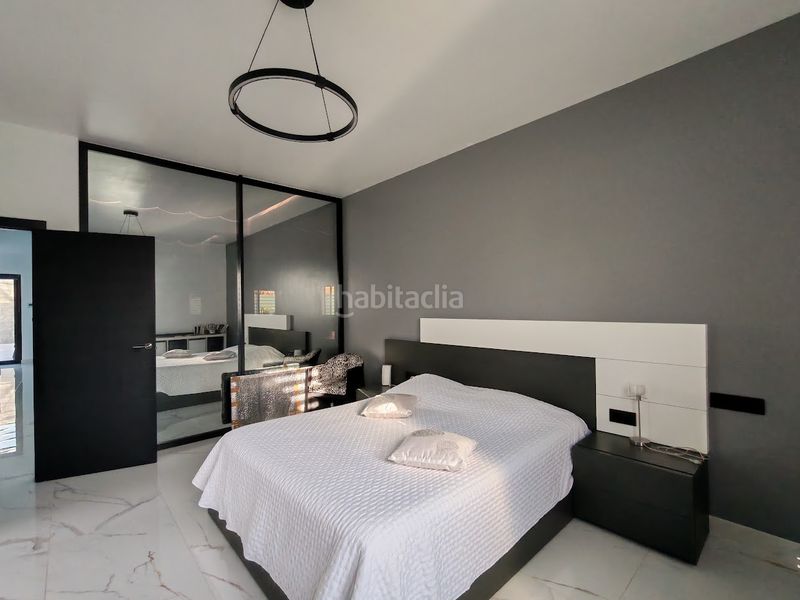 Foto d06102d8-69b9-4b99-8d33-243e935259c2. Casa amb xemeneia calefacció aparcament piscina a Elche / Elx