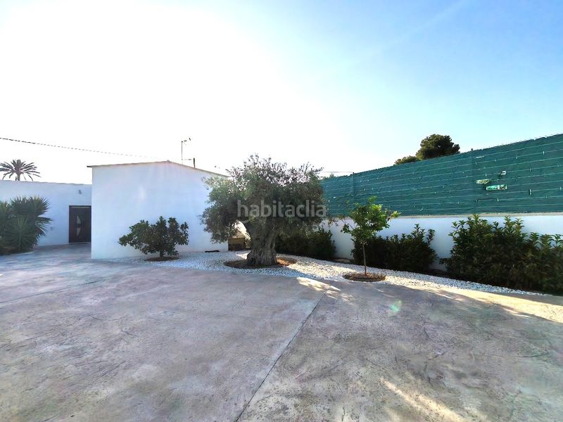 Foto efc9bf85-b80f-4fe2-95fc-9af95275f545. Casa amb xemeneia calefacció aparcament piscina a Elche / Elx