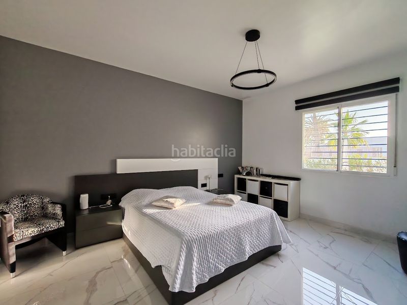 Foto ff2f4b68-41be-4ea8-8a8d-5a6e8e099c38. Casa amb xemeneia calefacció aparcament piscina a Elche / Elx
