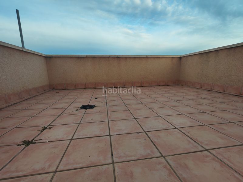 Foto e7e2c684-ca78-461d-8609-d8d49a769f1d. Àtic amb xemeneia aparcament piscina a Ciutat Universitària Elche / Elx