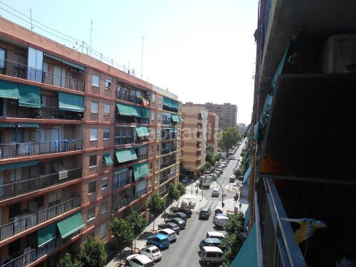 Foto e6d50d2c-8680-496d-ab84-4964e6b9207e. Rent flat in Ciutat Jardí Valencia
