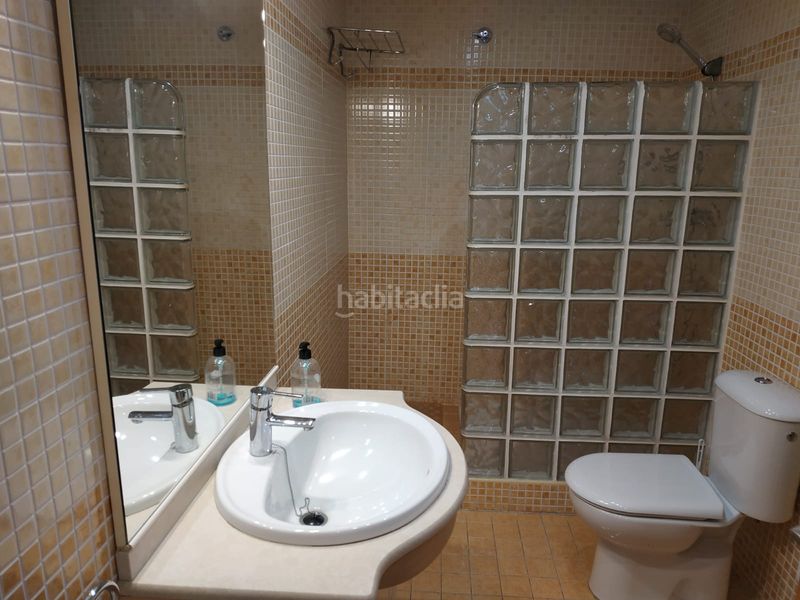 Foto 1f795467-cd92-47bb-9a6e-6c4e35ef3081. Rent flat in Ciutat Jardí Valencia