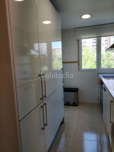 Foto 42cd2a1b-2d57-4944-ab46-59df246aeb66. Rent flat in Ciutat Jardí Valencia