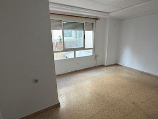 Flat  Carrer de xile. Aprovecha la ocasion vivienda en mestalla