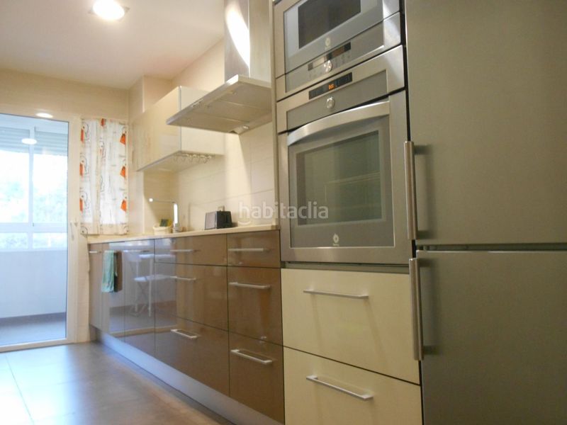 Foto 0f065ad6-3d47-410f-a706-555596e8d93d. Rent flat with heating in L´Illa Perduda Valencia