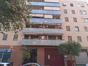 Etagenwohnung  Carrer de les ones. Chollo en la mejor zona de paterna